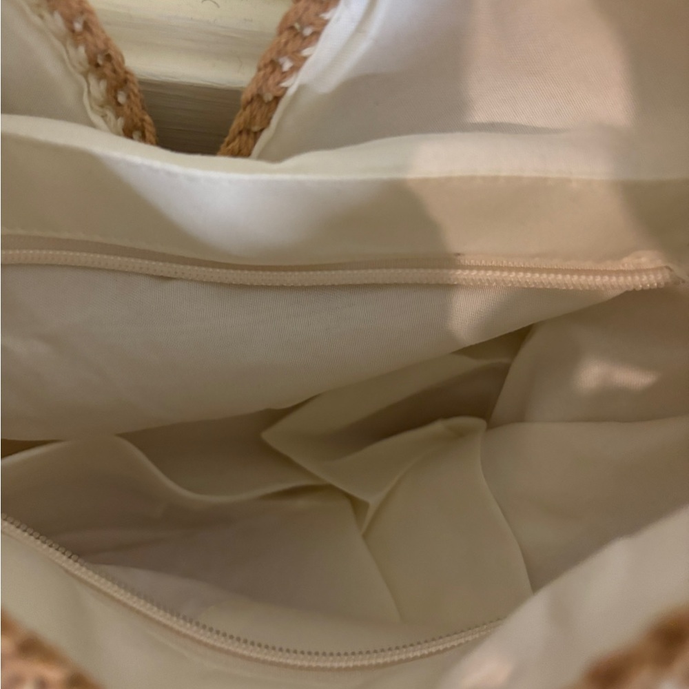 Crocheted Hobo Shoulder Bag color Tan/Cream Lined Trendy bag Cham not included - Picture 13 of 13